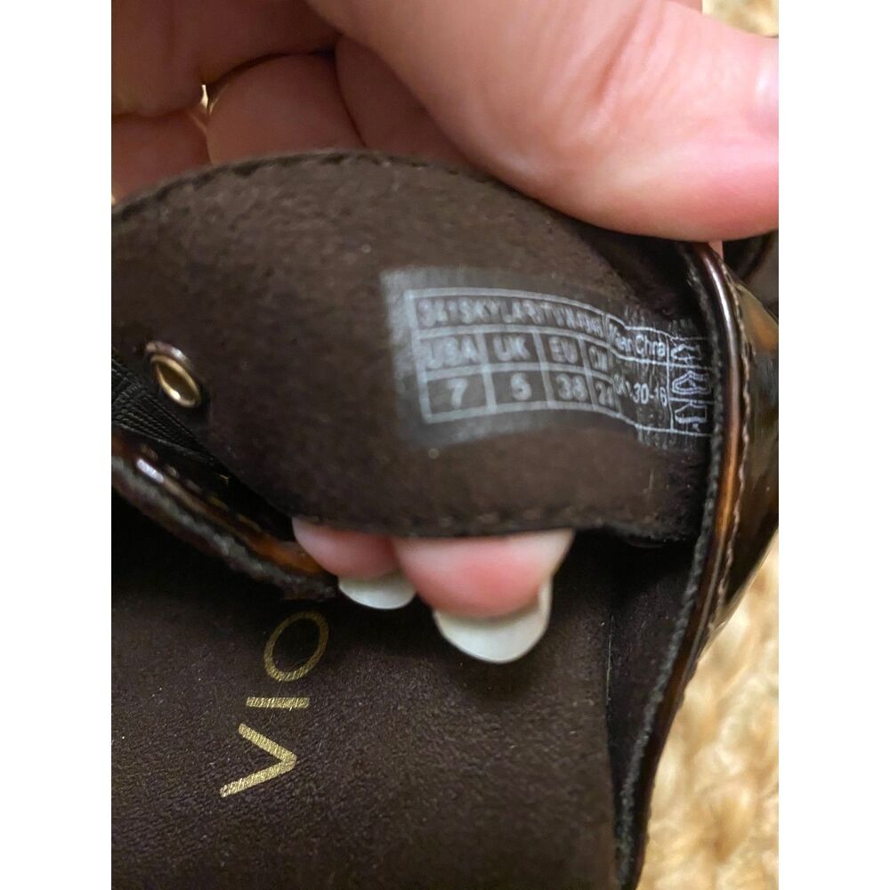Vionic Tortiose Shell Sandals - Picture 6 of 6